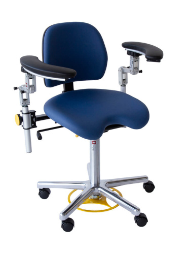 Surgeon chair Carl Swing
